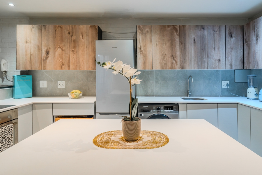 2 Bedroom Property for Sale in Gardens Western Cape